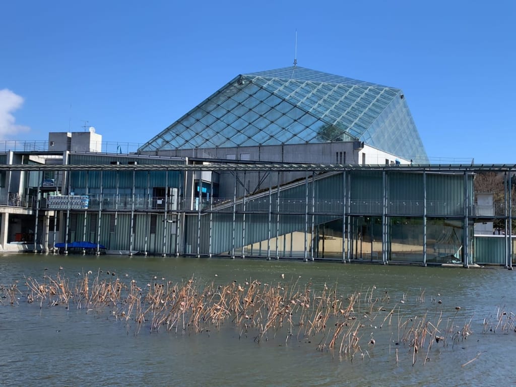 なかがわ水遊園おもしろ魚館外観