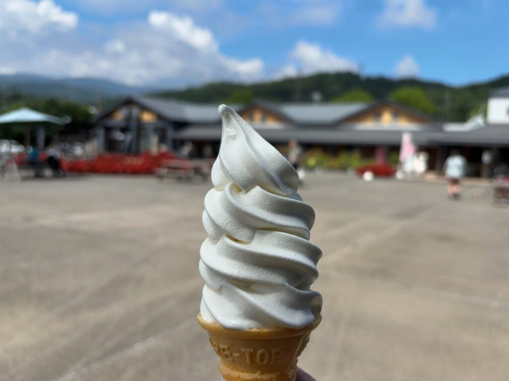 道の駅 湯の香しおばら・ソフトクリーム04
