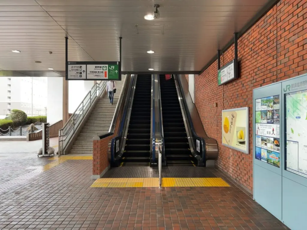 那須塩原駅エスカレーター復旧01