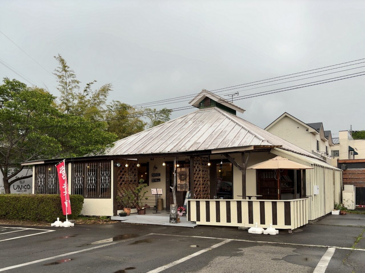 UNICO embraceolive02